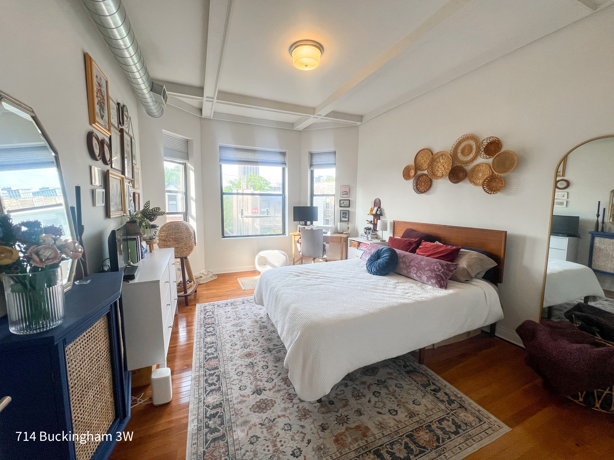 710-16 W Buckingham Pl 710-16 W Buckingham Pl, Chicago, IL 60657 - Leasing by Cross Street